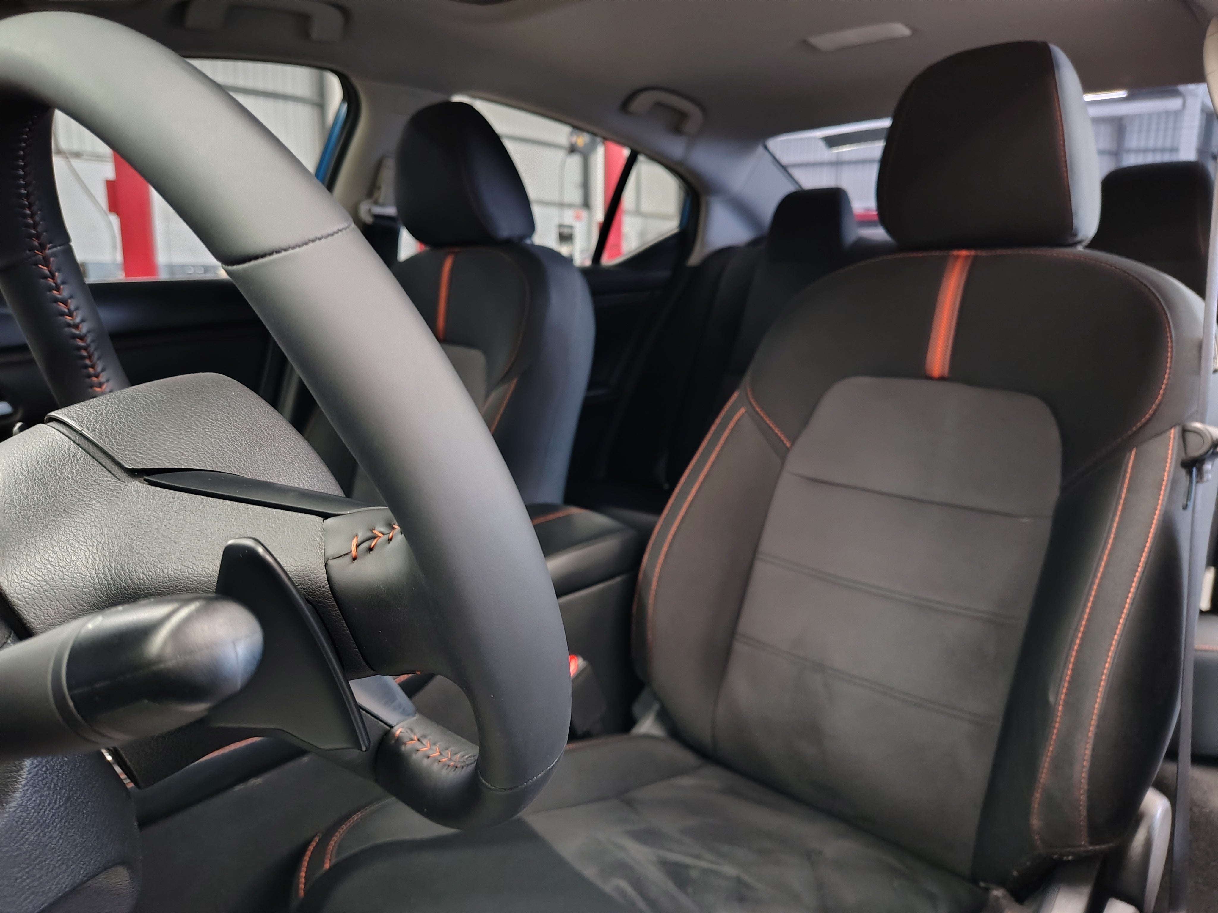 2025 Nissan SENTRA 4P SR BI-TONO L42.0 AUT