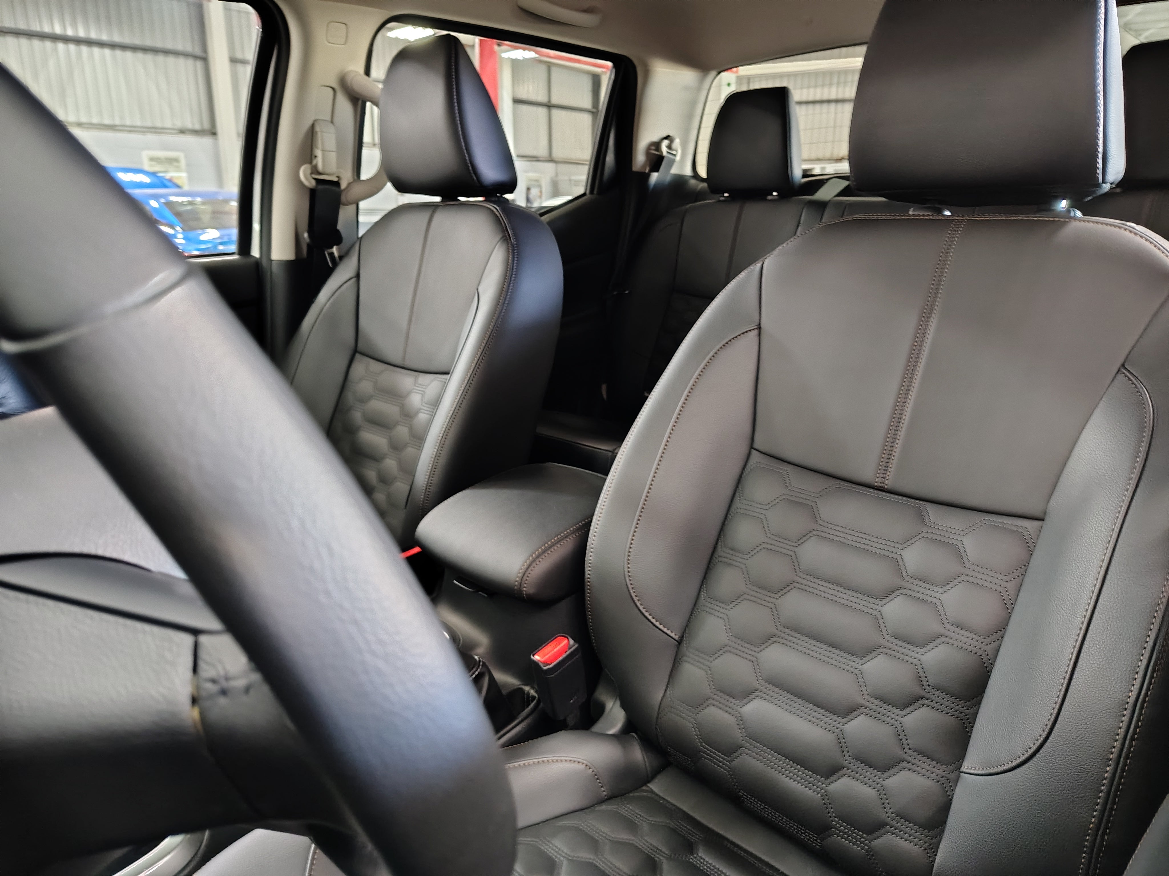 2025 Nissan FRONTIER 4P PLATINUM LE L42.5 AUT