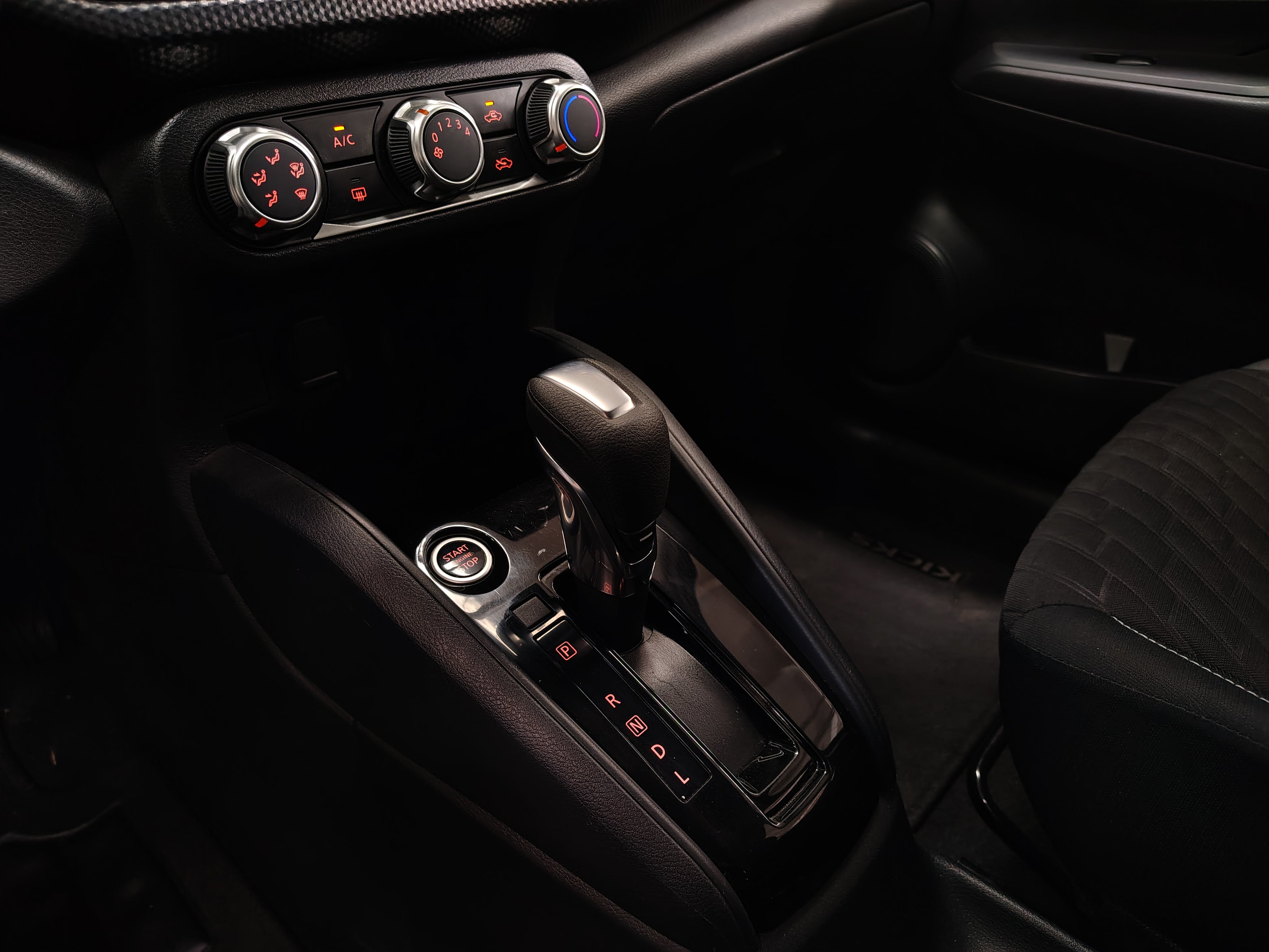 2022 Nissan KICKS 5 PTS ADVANCE 16L TA AAC VE RA-16