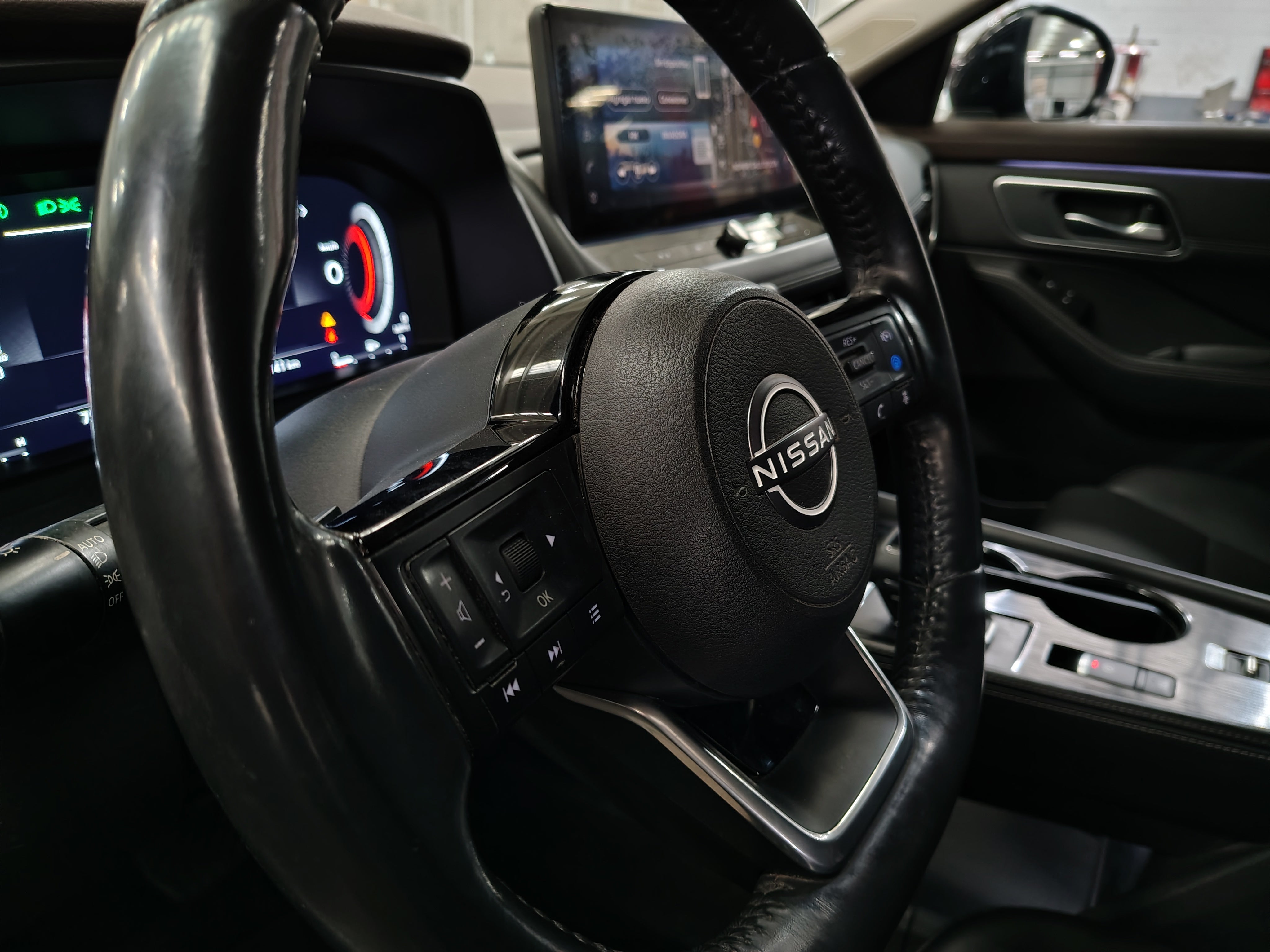 2023 Nissan X-TRAIL 5 PTS PLATINIUM PLUS CVT 2.5 LTS 2 ROW