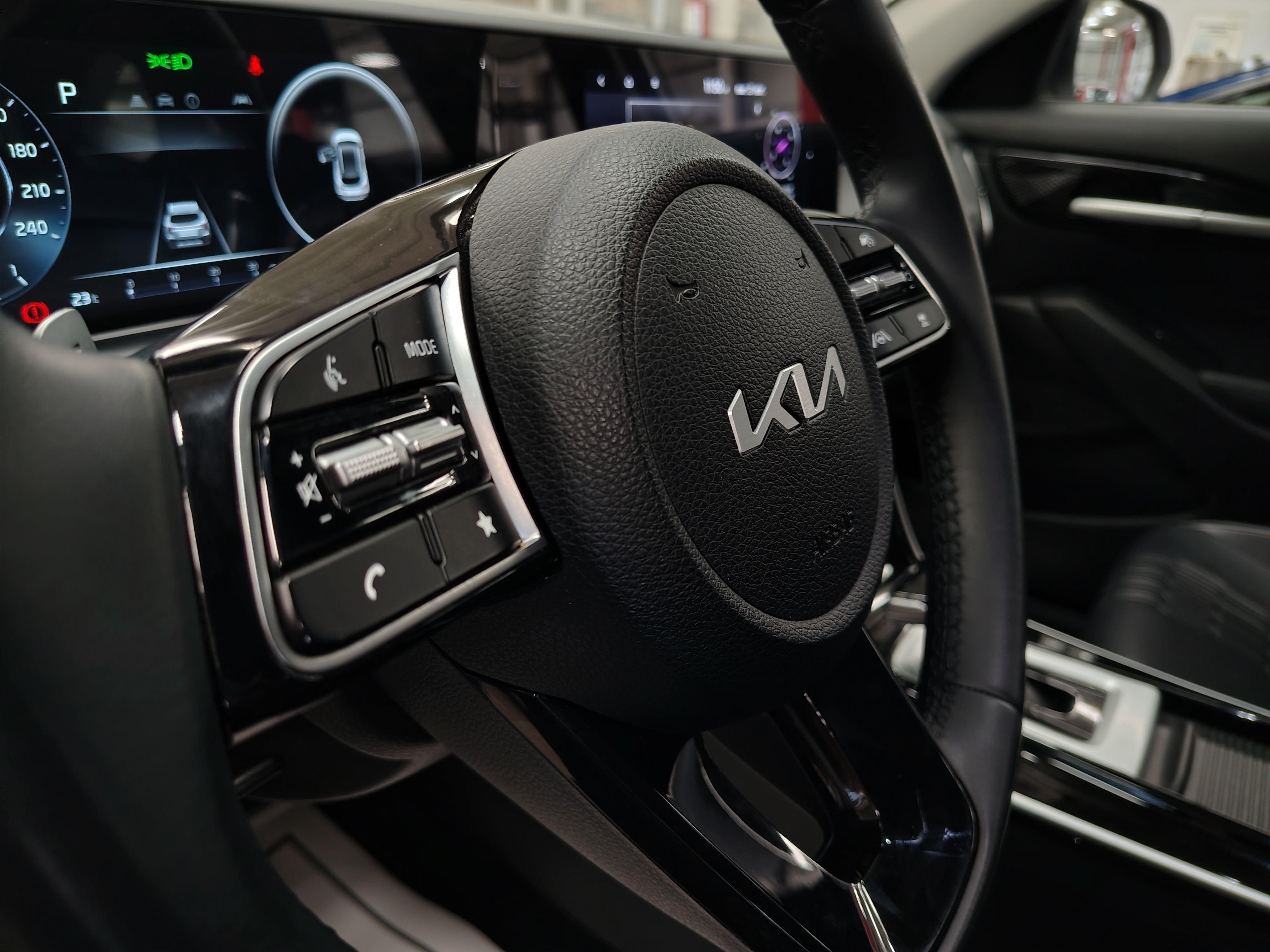 2025 Kia SELTOS 5P SXL L41.4T AUT